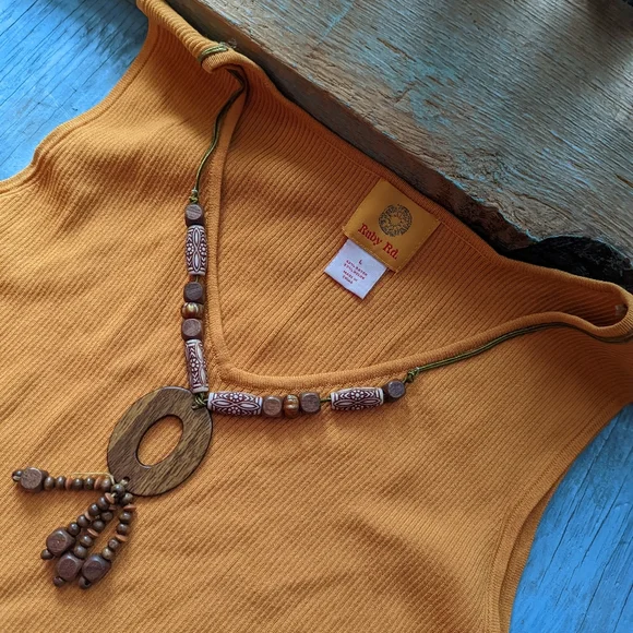 Ruby Rd. top - Picture 2 of 9